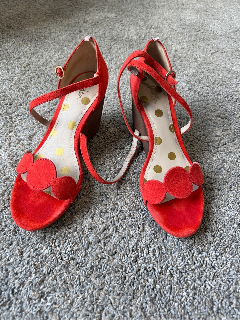 Boden Red Suede Scallop-Detail Wedge Sandals